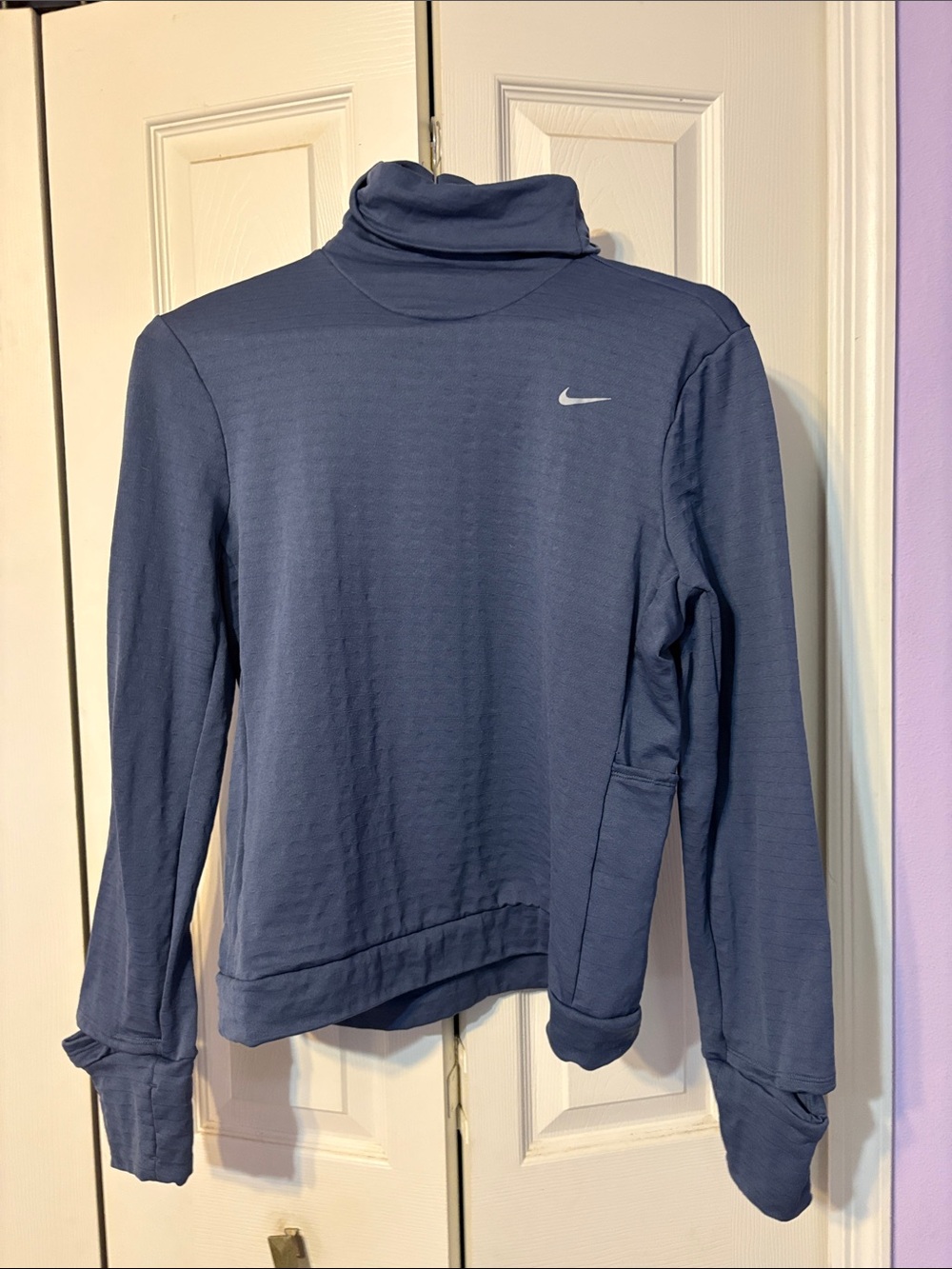 Nike Women's Slate Blue Long-Sleeve Turtleneck Therma-fit Top